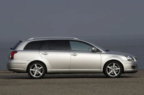 Toyota Avensis Wagon 2.2 D-4D Luna 2006 view 9