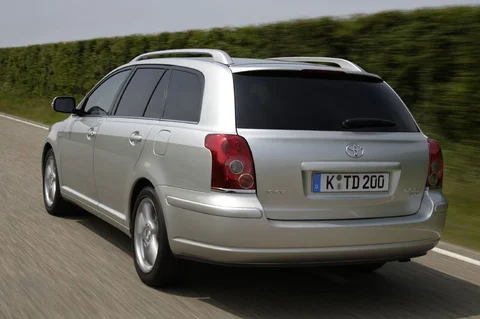 Toyota Avensis Wagon 2.2 D-4D Luna 2006 view 11