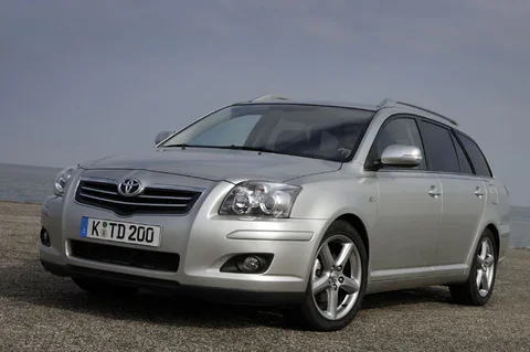 Toyota Avensis Wagon 2.2 D-4D Luna 2006 view 12