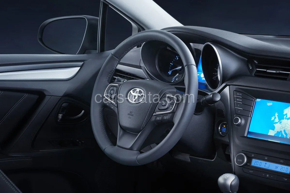 Toyota Avensis 2015 — Exterior 1