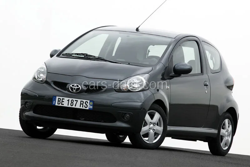 Toyota Aygo 1.4 D + 2005 front view