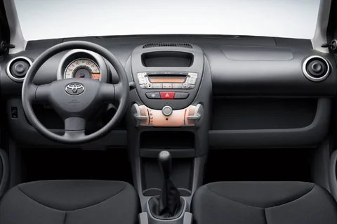 Toyota Aygo 1.4 D + 2005 view 10