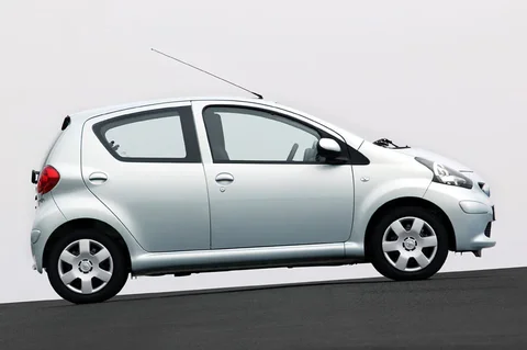 Toyota Aygo 1.4 D + 2005 view 5