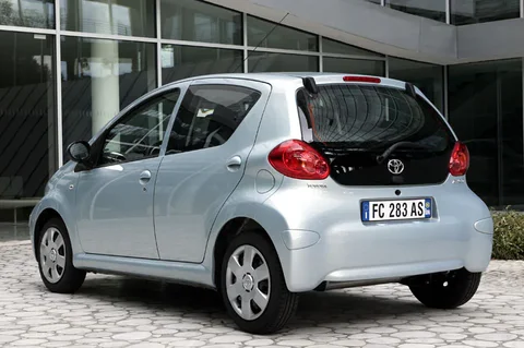 Toyota Aygo 1.4 D + 2005 view 6