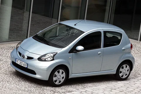 Toyota Aygo 1.4 D + 2005 view 9