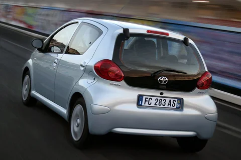 Toyota Aygo 1.4 D + 2005 view 10