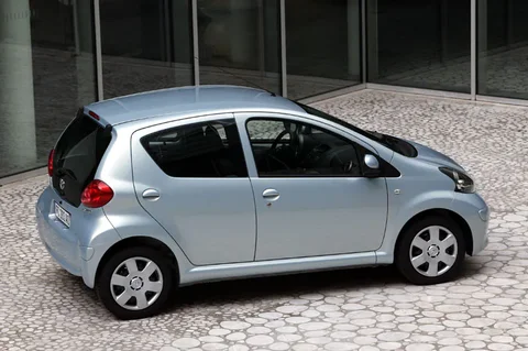 Toyota Aygo 1.4 D + 2005 view 12