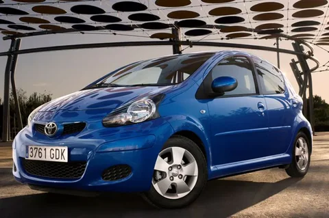Toyota Aygo 1.0 12v VVT-i Access 2012 view 6