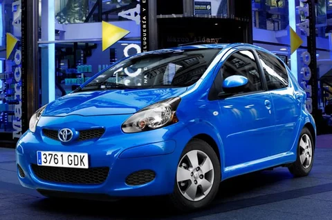 Toyota Aygo 1.0 12v VVT-i Access 2012 view 3