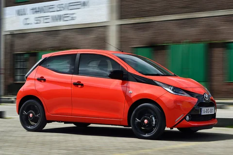 Toyota Aygo 1.0 VVT-i x-fun 2017 view 2