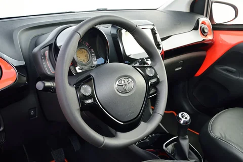 Toyota Aygo 1.0 VVT-i x 2014 view 11