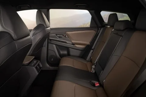 Toyota bZ4X Touring Dynamic 2025 view 3