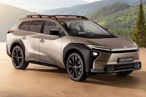 Toyota bZ4X Touring Dynamic 2025 view 8