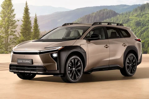 Toyota bZ4X Touring Dynamic 2025 view 10