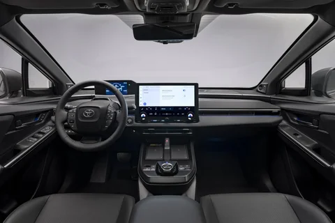 Toyota bZ4X Dynamic 2025 view 6