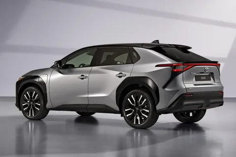 Toyota bZ4X Dynamic 2025 view 9