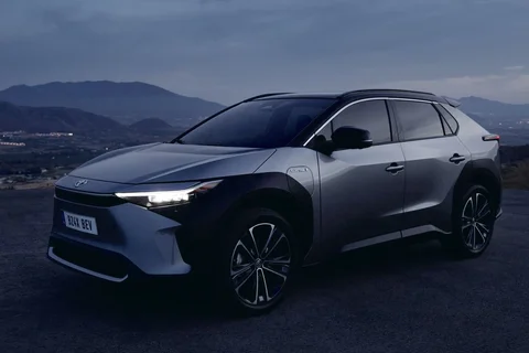 Toyota bZ4X Premium 4WD 2022 view 2