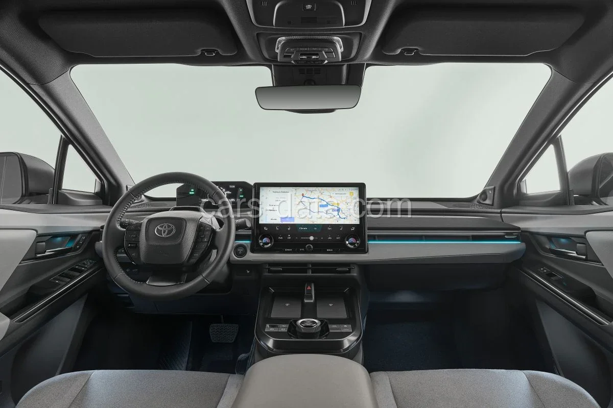 Toyota C-HR+ 77kWh First Edition 2025 front view