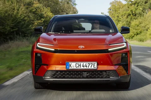 Toyota C-HR+ 77kWh First Edition 2025 view 4