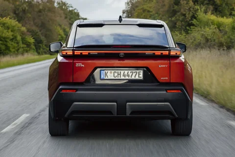 Toyota C-HR+ 77kWh First Edition 2025 view 5