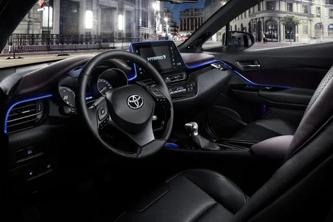 Toyota C-HR 1.2T Active 2017 view 7