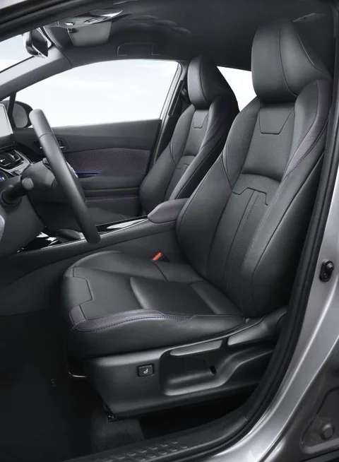 Toyota C-HR 1.2T Active 2017 view 9