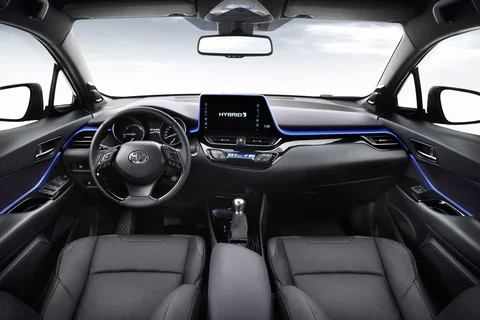 Toyota C-HR 1.2T Active 2017 view 10