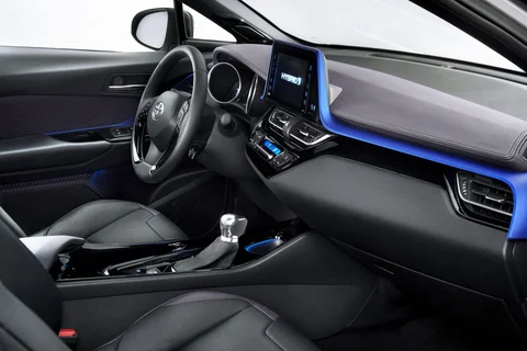 Toyota C-HR 1.2T Active 2017 view 12