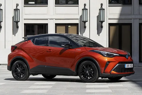 Toyota C-HR 1.2T Active 2020 view 3