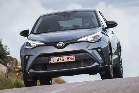 Toyota C-HR 1.2T Active 2020 view 4