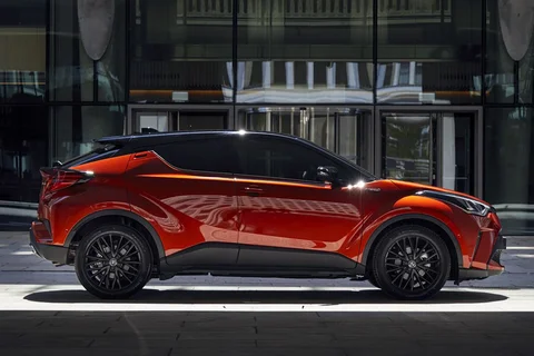 Toyota C-HR 1.2T Active 2020 view 6