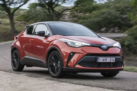 Toyota C-HR 1.2T Active 2020 view 8