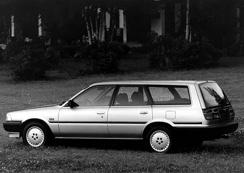 Toyota Camry Estate 2.5 GXEi 1990 view 2