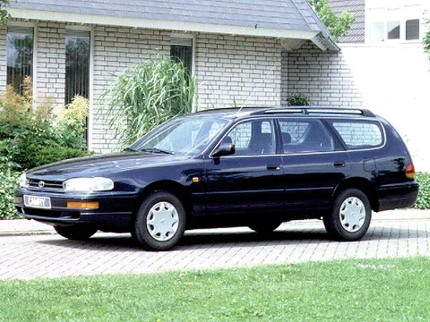 Toyota Camry Customwagon 2.2 XLi 1992 view 4
