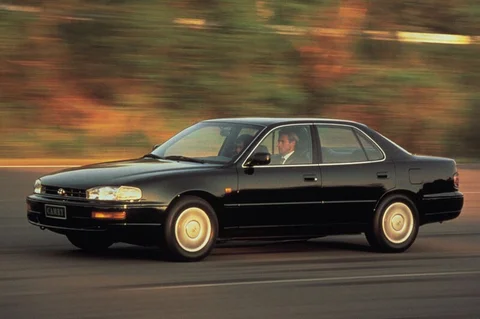 Toyota Camry 2.2 XLi 1991 view 3