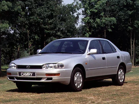 Toyota Camry 2.2 XLi 1991 view 2