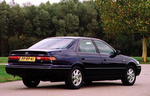 Toyota Camry 3.0i GL 1996 view 8