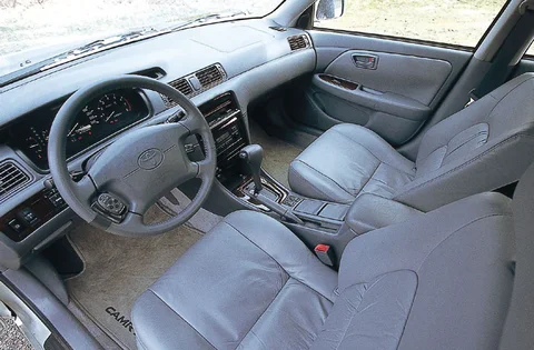 Toyota Camry 2.2i Executive 2001 view 3
