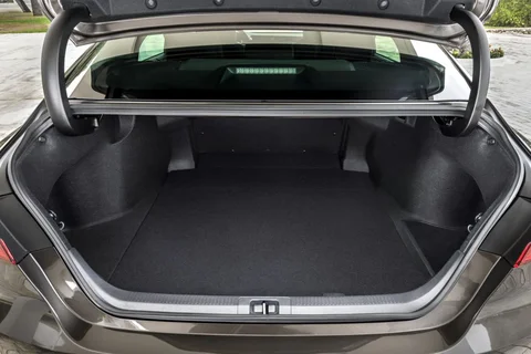Toyota Camry 2.5 Hybrid Dynamic 2019 view 3