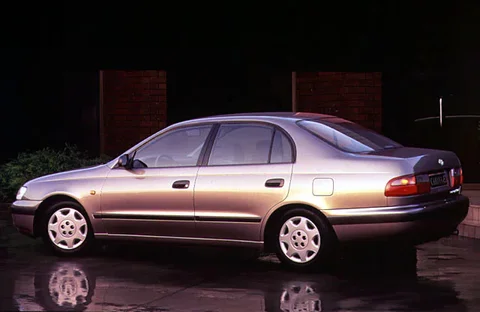 Toyota Carina E 1.6i 1992 view 3