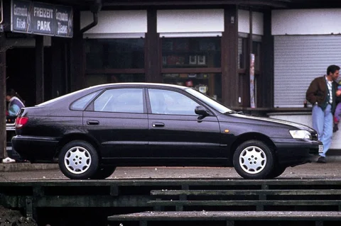 Toyota Carina E 2.0 D GL 1995 view 2