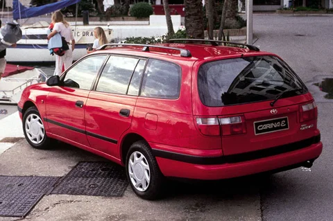 Toyota Carina E Estate 2.0 D GL 1995 view 2