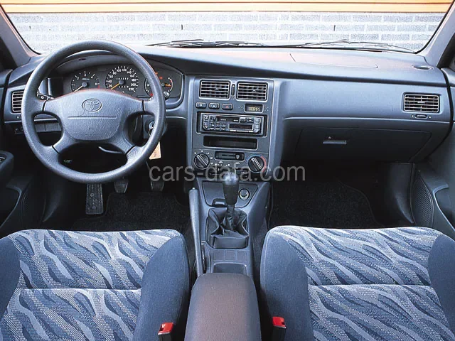 Toyota Carina E Estate 2.0 TD GL 1996 front view