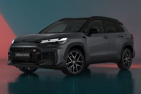 Toyota Corolla Cross Hybrid 140 Dynamic 2025 view 2