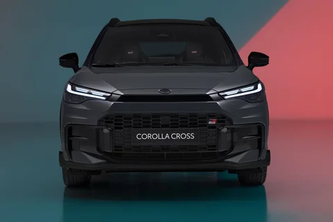 Toyota Corolla Cross Hybrid 140 Dynamic 2025 view 4