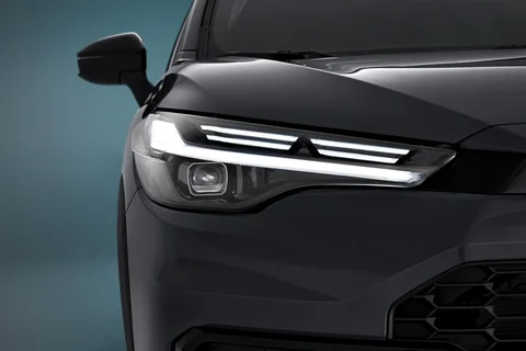 Toyota Corolla Cross Hybrid 140 Dynamic 2025 view 7
