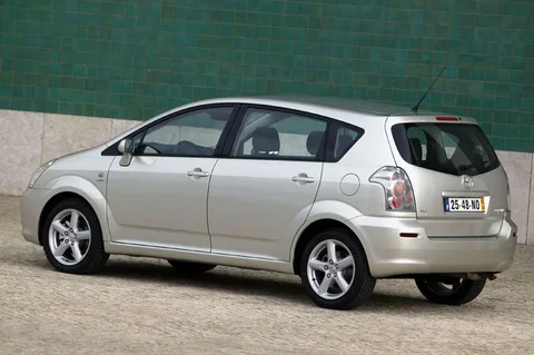 Toyota Corolla Verso 2.2 D-4D Linea Sol 2005 view 4