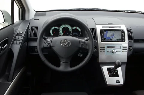 Toyota Corolla Verso 2.2 D-4D Linea Sol 2005 view 8