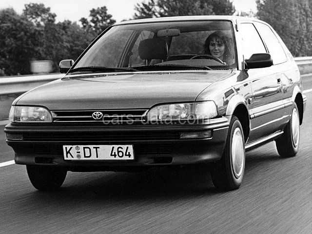 Toyota Corolla 1.6 XLi 1990 front view