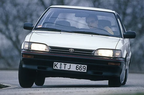 Toyota Corolla 1.6 XLi 1990 view 3
